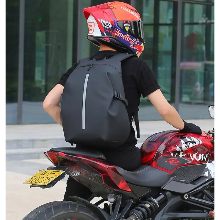 Helmet bag, bicycle and motorcycle storage, fitness bag, large capacity, waterproof and reflective design, built-in helmet riding bag