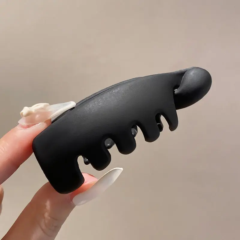 Black Banana Clip