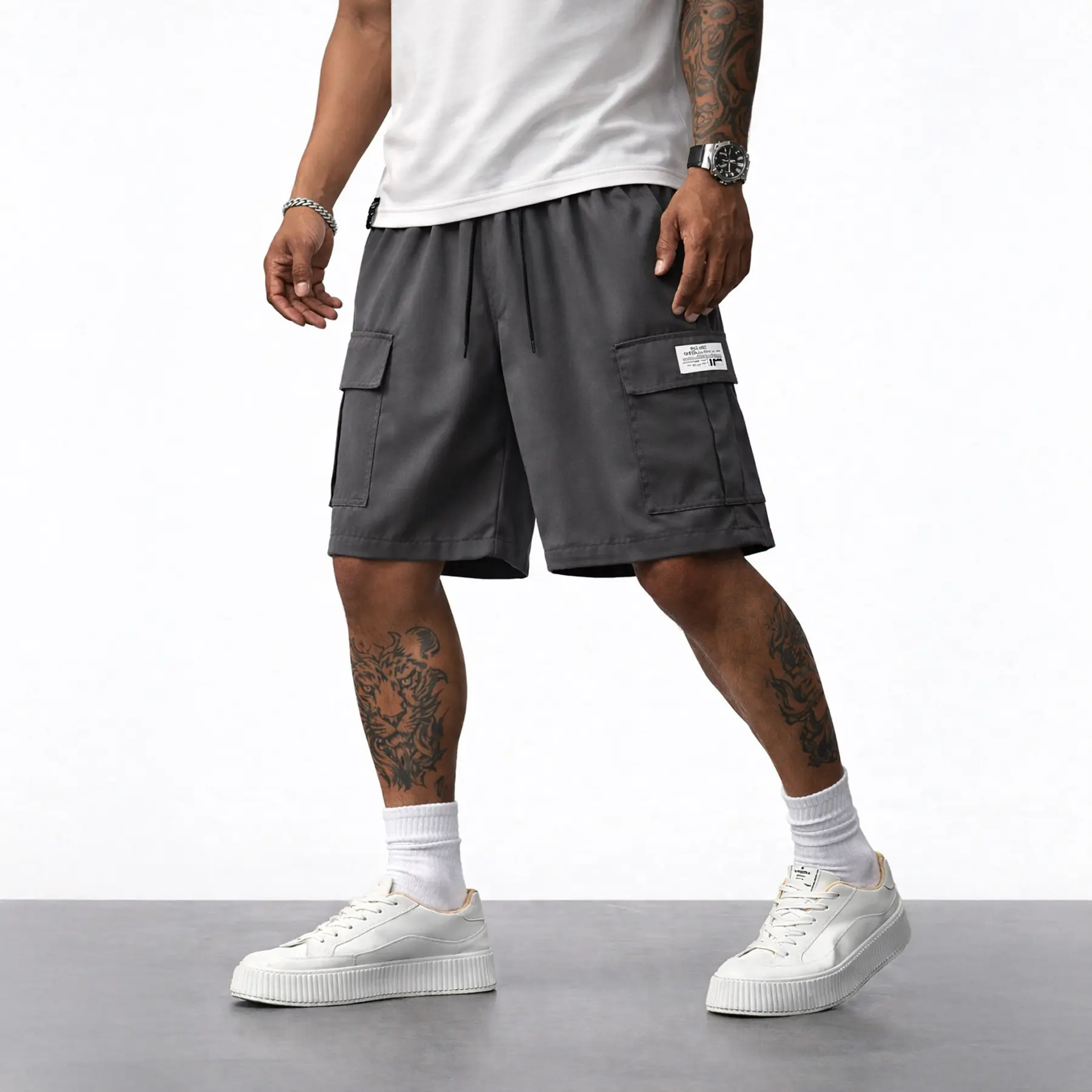 Men’s cargo shorts — heavyweight streetwear brand with multiple pockets, a loose fit that blends hip-hop urban style with practical workwear aesthetics. Suitable for everyday casual wear, fitness training, skateboarding, hiking and mountaineering, and var Men’s cargo shorts — heavyweight streetwear brand with multiple pockets, a loose fit that blends hip-hop urban style with practical workwear aesthetics. Suitable for everyday casual wear, fitness training, skateboarding, hiking and mountaineering, and var