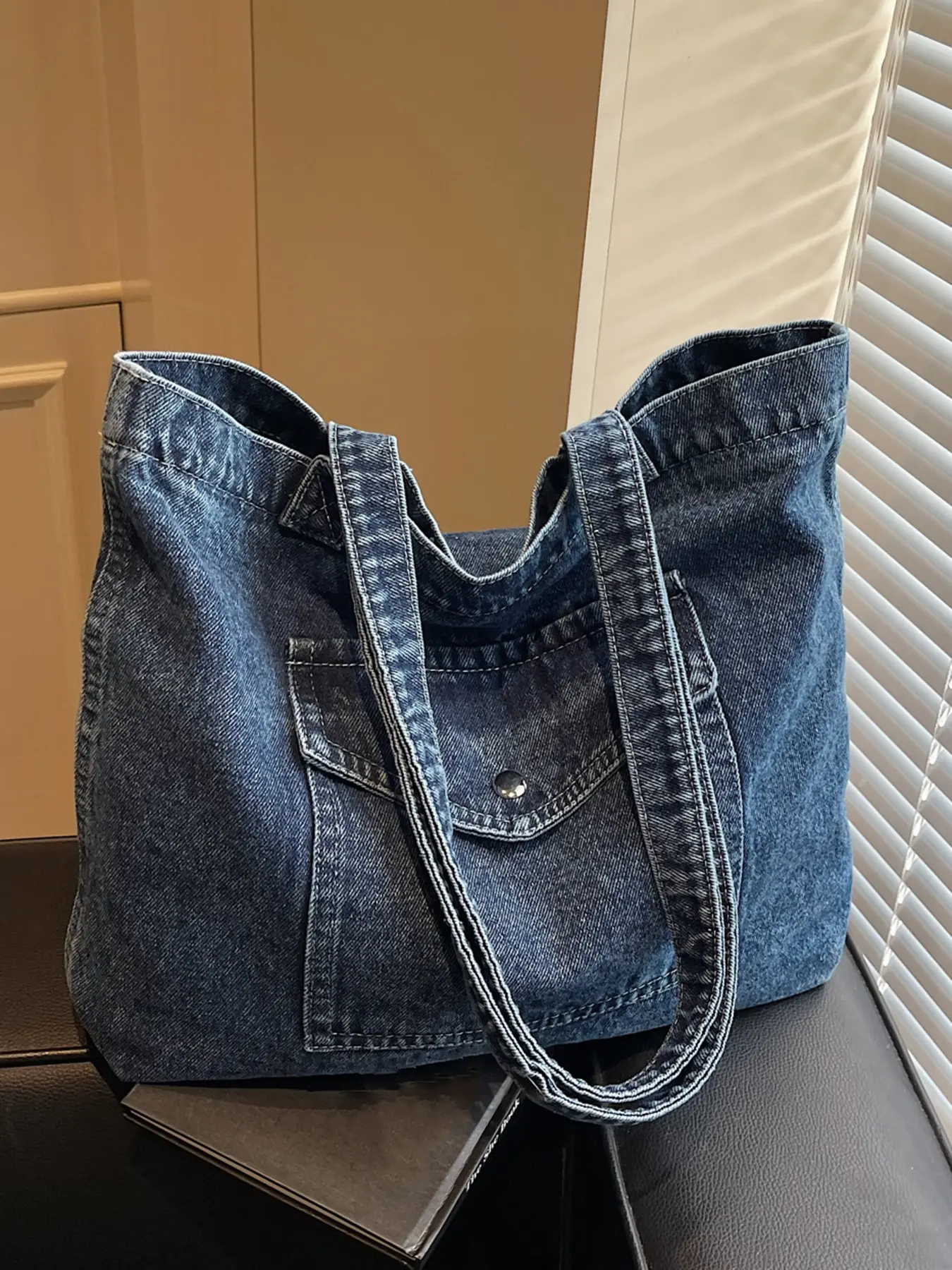 Minimalist women's shoulder bag, Denim crossbody bags, with a minimalist zipper opening and closing design, solid color classic style, Minimalist Casual Bag, Versatile Bag, suitable for daily use such as commuting, shopping, etc.
