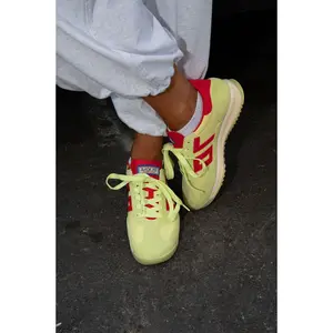 Back 70 Barkley Jogger-Light Yellow/Red