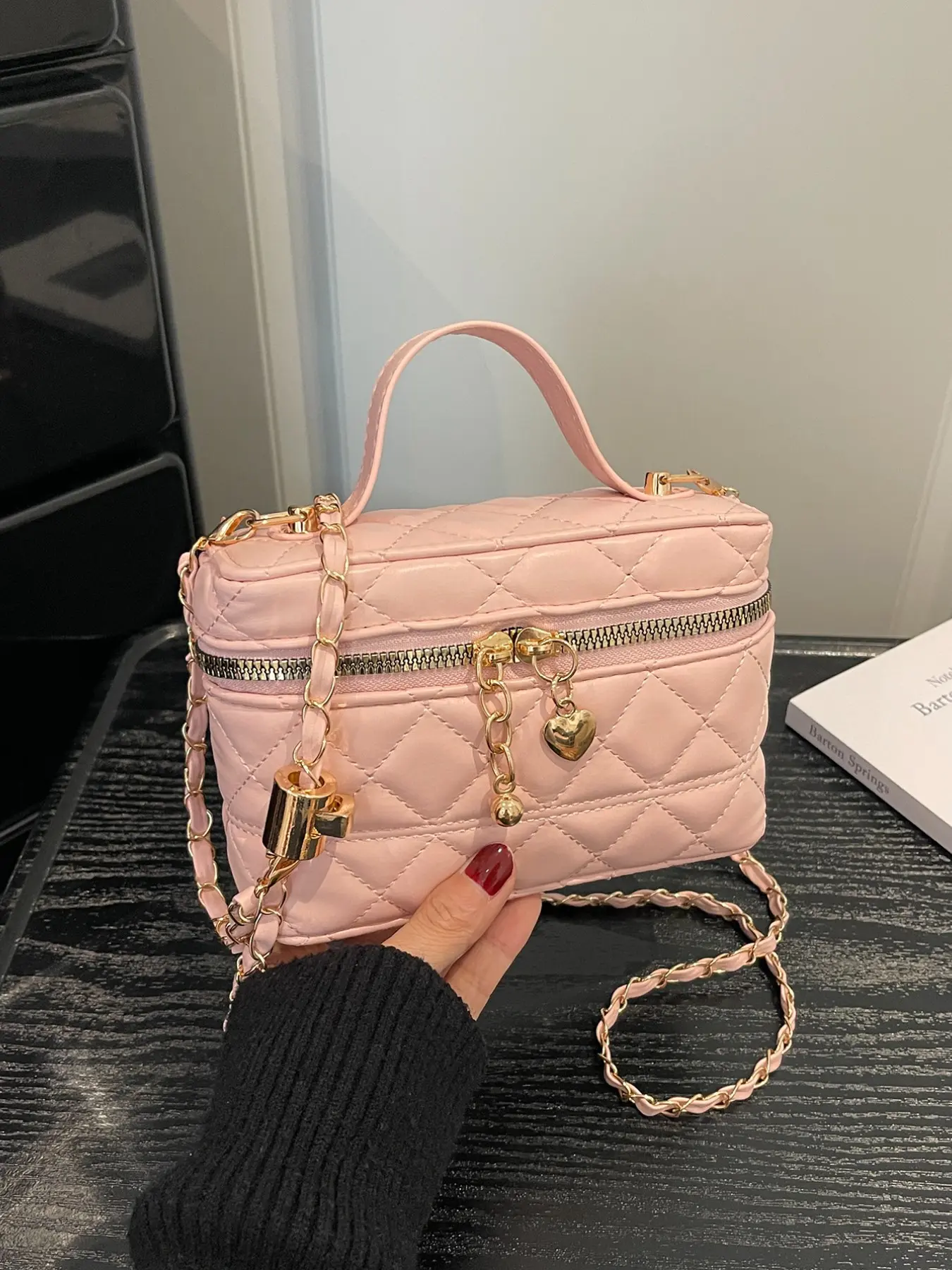 New Women's Quilted Embroidered Fashionable Daily Crossbody Handbag, Makeup Bag, Dual Zipper Closure, Metal Chain, Shoulder Bag, Crossbody Bag, Daily Use, Chain Crossbody Bags