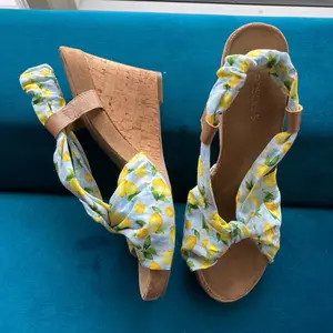 Lemon Pattern Cork Wedges With Elastic Back