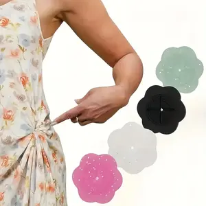 Fashion Clothing Clips, 2 Plastic Shirt Buttons Suitable for T-shirts and Dresses, Multifunctional Styling Accessories with Invisible Waist Tightener to Enhance Fit and Elegance