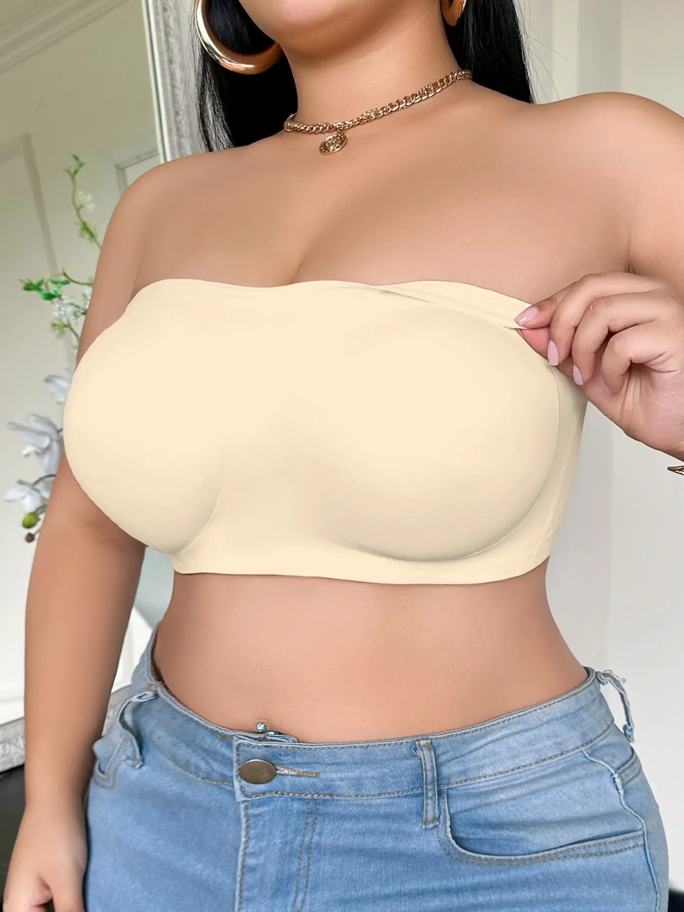 Women's Plus-Size Seamless Strapless Bra, Anti-Slip Push-Up Medium Support Lingerie with Back Closure, Comfortable for Everyday Wear