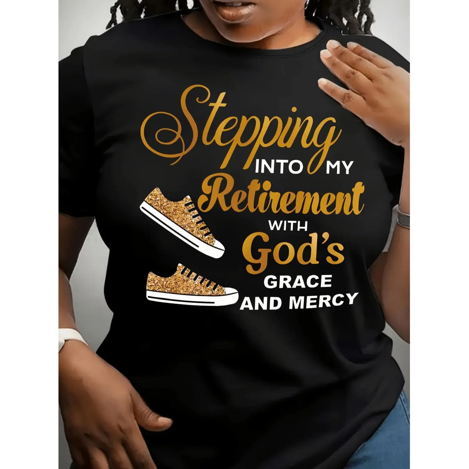 Women's Retirement Graphic T-Shirt, Casual Athletic Classic Crew Top with Short Sleeves and a Breathable Soft Fit