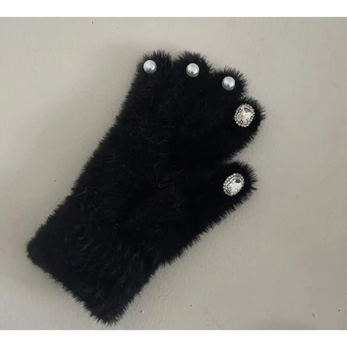 Diamond Gloves