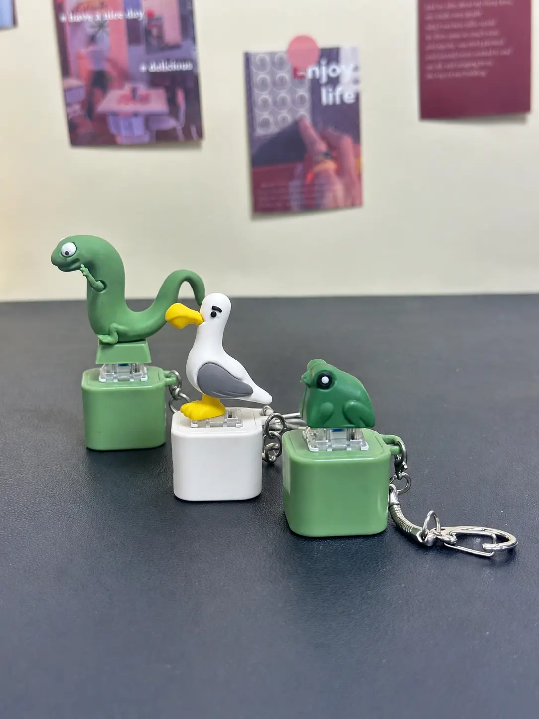 Duck Quacking,Frog Croaking,Seagull ,Lizard Keychain-Realistic Sounds LED Lights Fidget Toy for Stress Relief Focus Kids Adults Portable Sensory Item