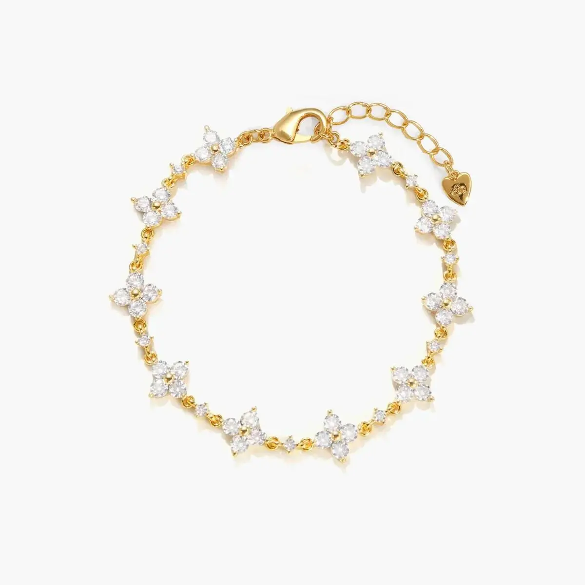 en route 18K Gold Plated Sparkle Clover Bracelet in Gold, Lucky Clover-inspired Everyday Jewelry, Perfect Piece Essential for Stacking, Layering and Chic Outfits