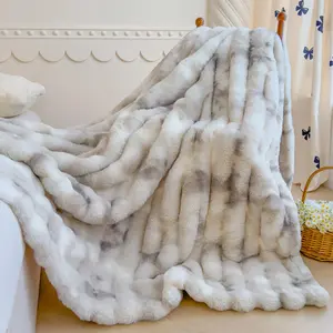 Solid Color Imitation Rabbit Fur Blanket, 1 Count Soft and Comfortable Air-conditioned Room Throw, Warm Nap Blanket for Home, Office, Outdoor Camping, Fluffy Blanket