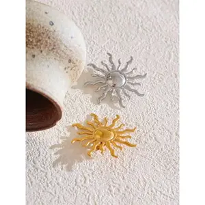 Hot Selling Solar Shape Stainless Steel Clothing Brooch Waterproof 18K Gold Coated Brooch for Women's Accessories with Metal Coating