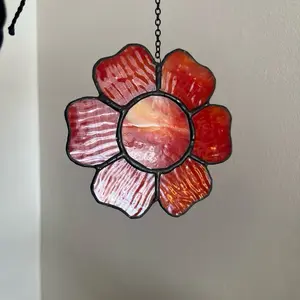 Stained Glass Flower Sun Catcher - 70s Aesthetic Home Decor with Hanging Design and Colorful Flower Accents - Ornaments