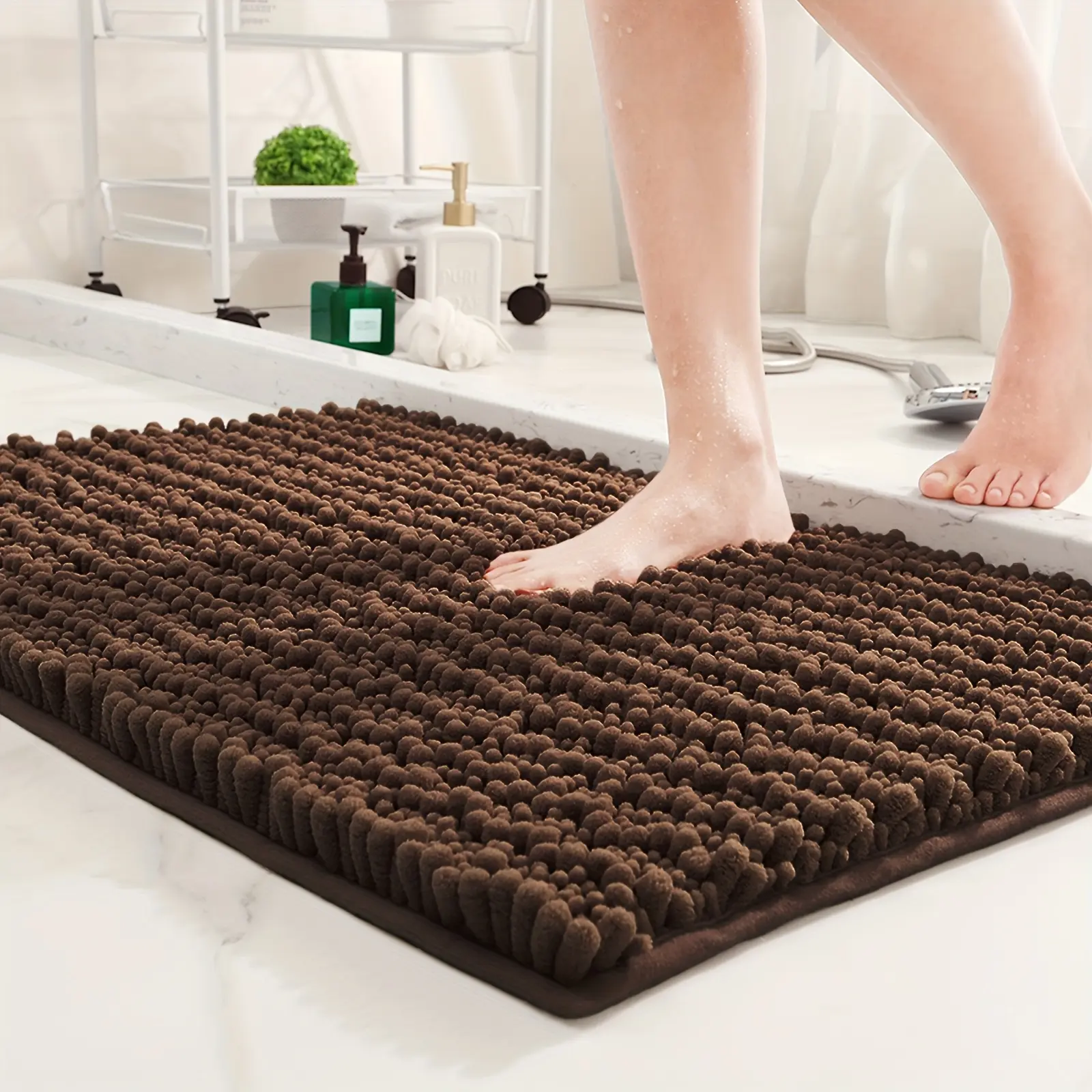 Luxurious Non-Slip Bathroom Mat - Soft, Absorbent, Machine-Washable Rug for Restroom Floor, Tub, and Muddy Pet Footwear