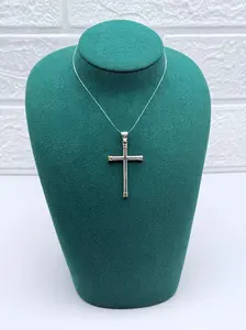 950 Silver Cruz Laminada en oro 18k - 2'' aprox, Laminated Gold 18k Finish, 950 Silver Material, Distinctive Cruz Design