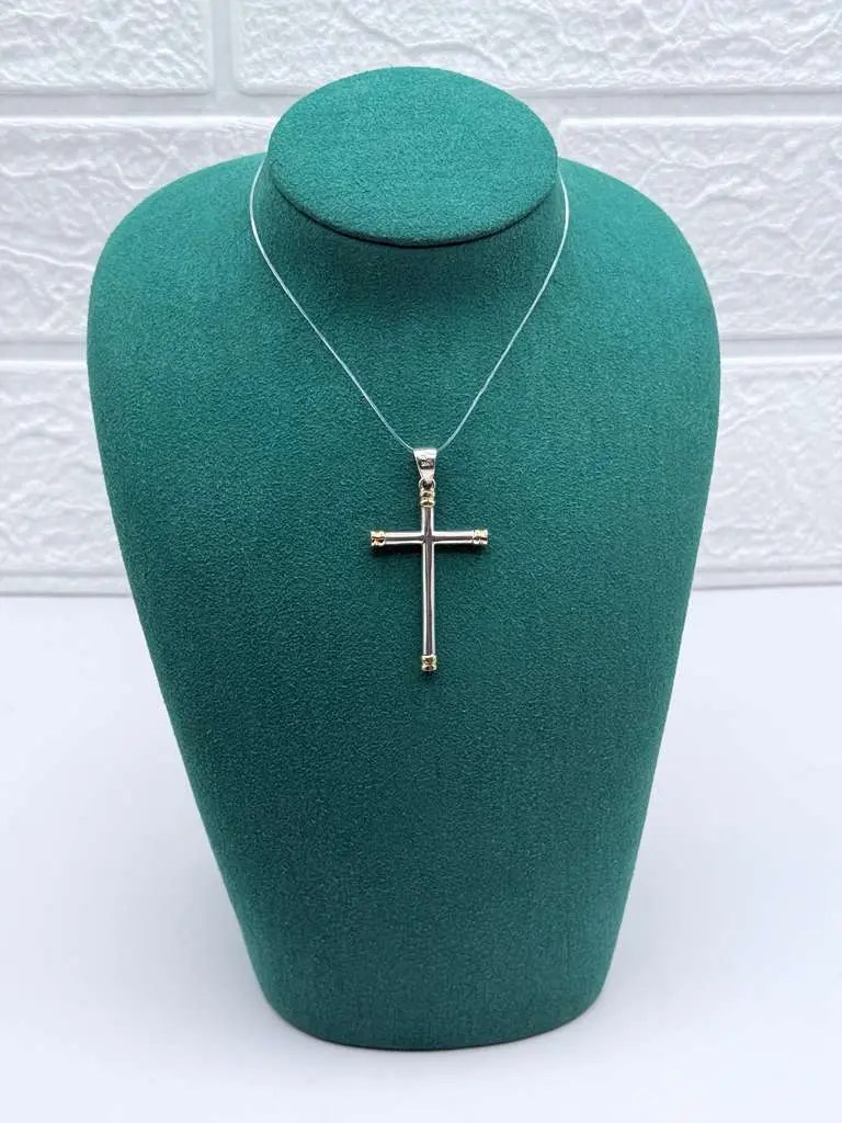 950 Silver Cruz Laminada en oro 18k - 2'' aprox, Laminated Gold 18k Finish, 950 Silver Material, Distinctive Cruz Design