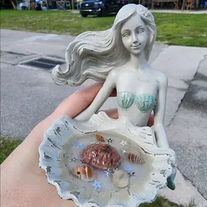 Mermaid with shells