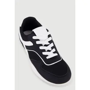 Contrast Low Top Sneakers