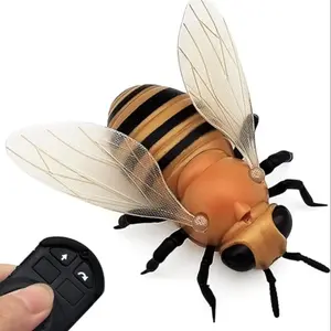 Realistic Remote Control Insect Toy, Animal Model Bee Spider Grasshopper RC Prank Toy, Christmas Gift for Boys Girls