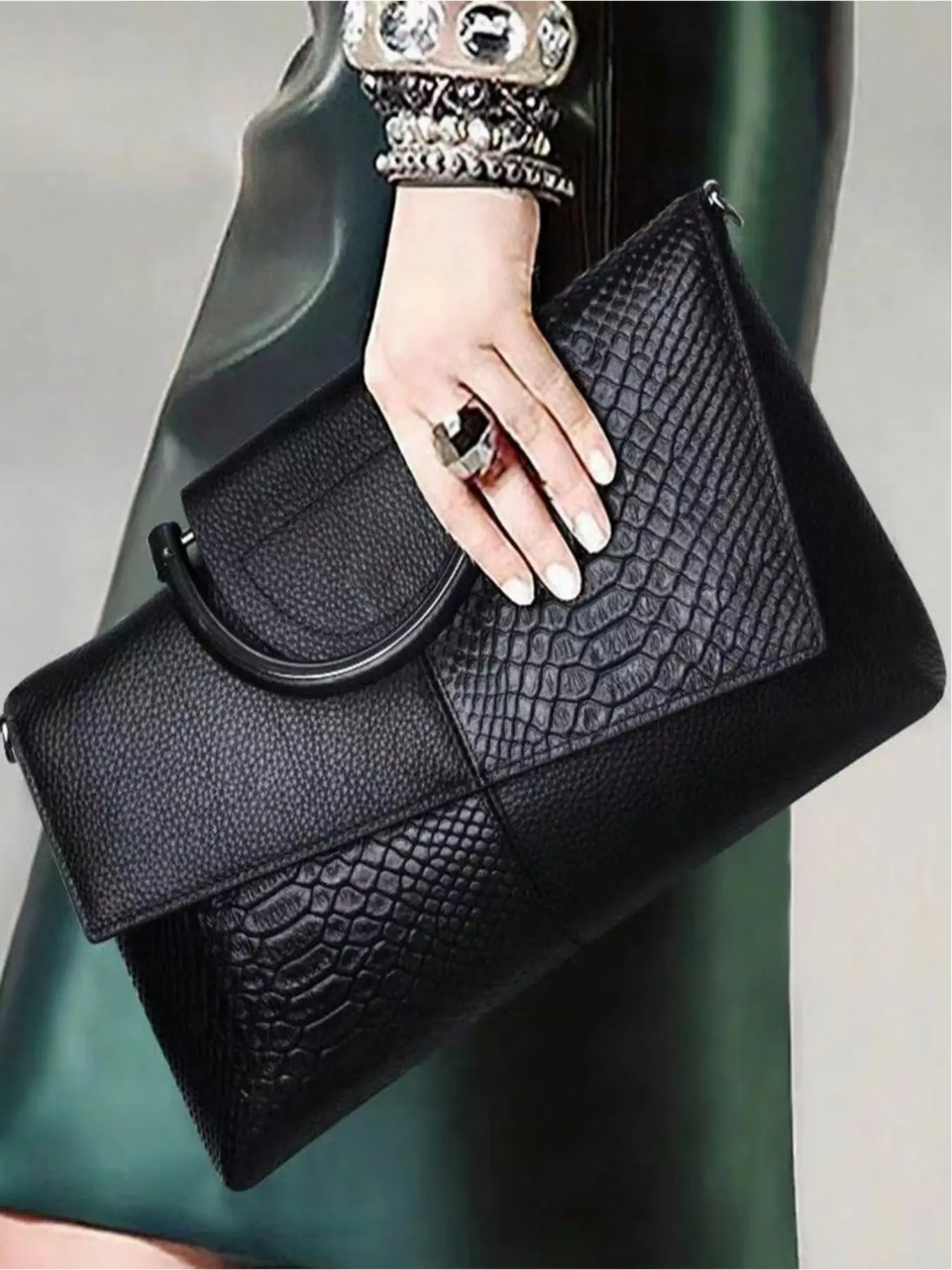 Women's Woven Leather Casual Crossbody Bag Fashion Trendy Versatile Handbag with Crocodile Pattern Luxury Personality Clutch Fashionable Crossbody Bag Fashionable Patterned Bag Crossbody Purse Crossbody Shoulder Handbag