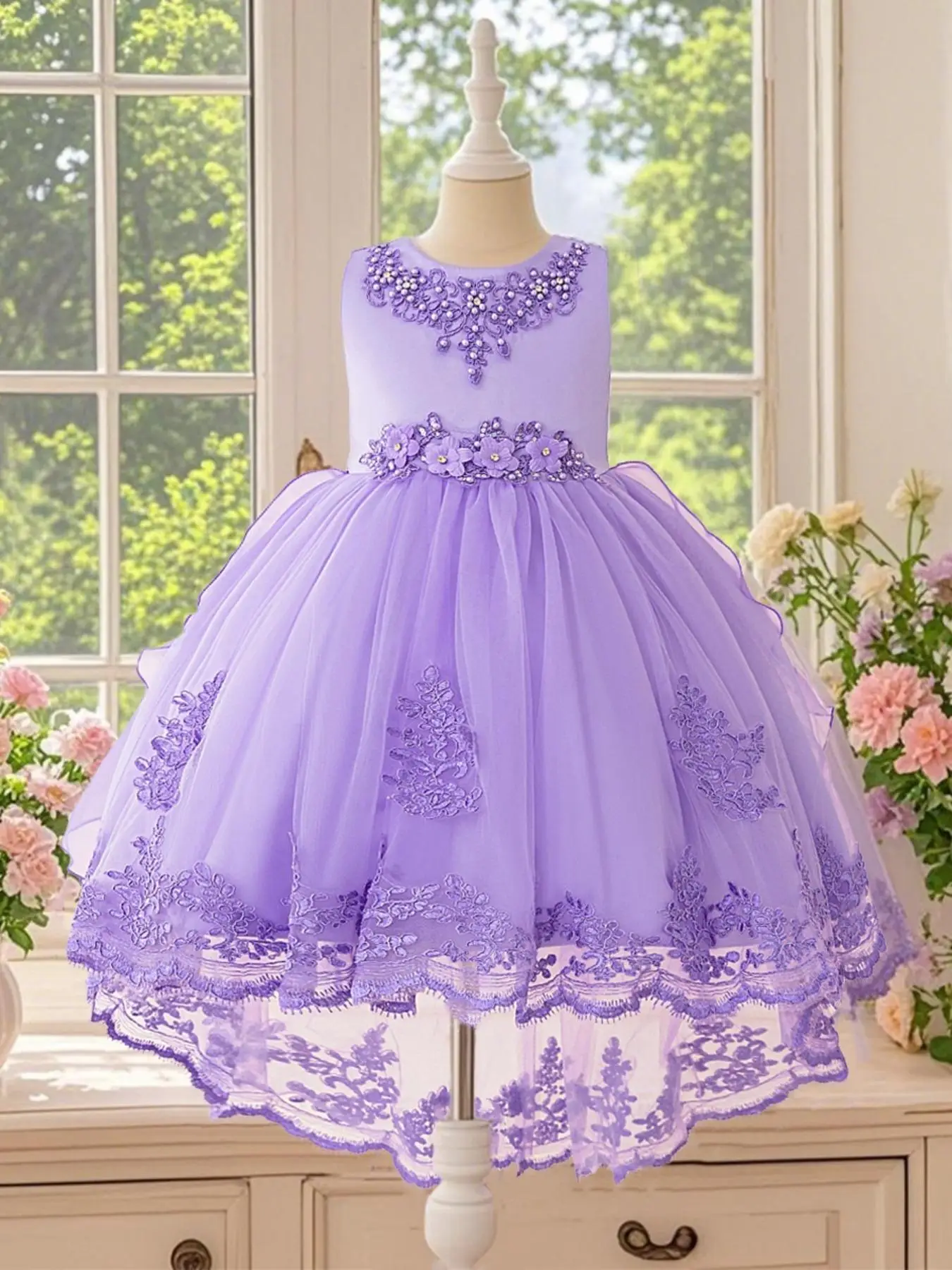 Flower Embroidery Princess Dress for Girls Elegant Gown with Train Perfect for Summer Parties and Casual Outings