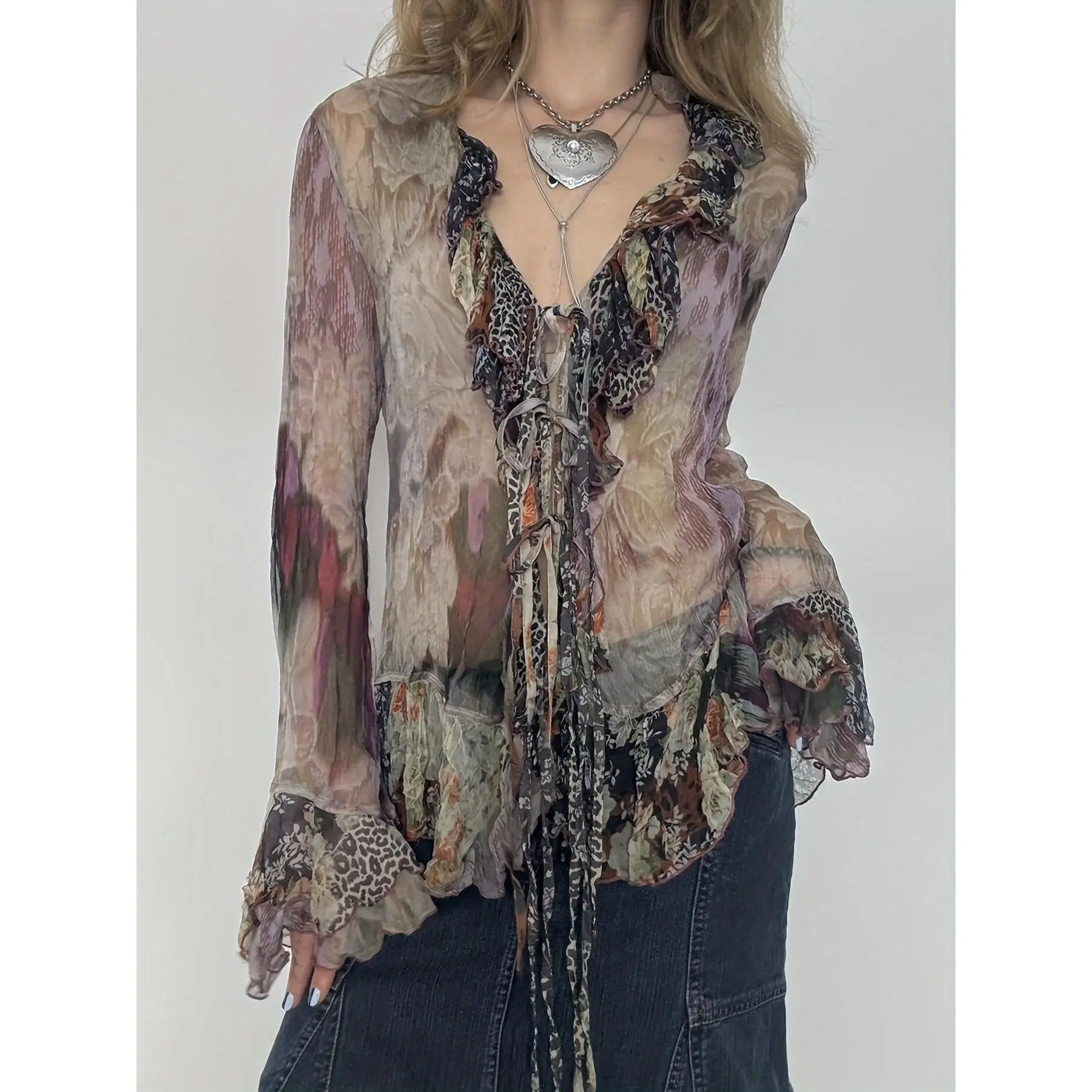 A fairy-style vintage print mesh T-shirt with butterfly sleeves