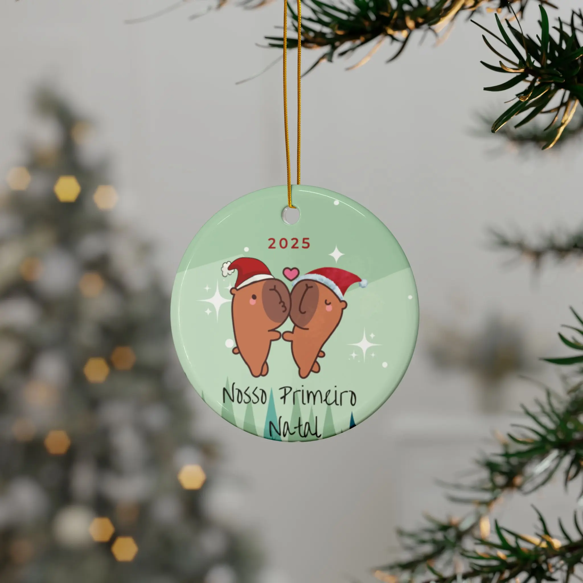 Our First Christmas kissing capibaras ornament | Ceramic Christmas ornament 2025 (Portuguese)