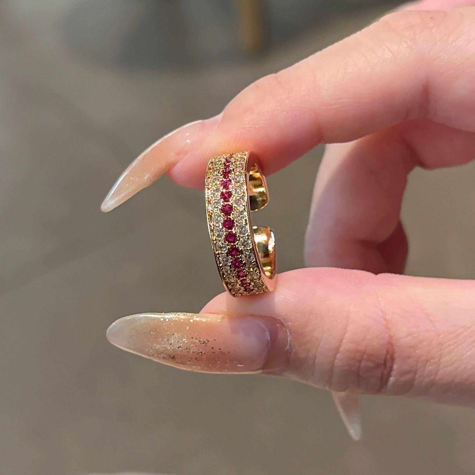 Vintage Red Garnet Paved Ring for Women — Light Luxury, Premium Feel, Delicate Open Band