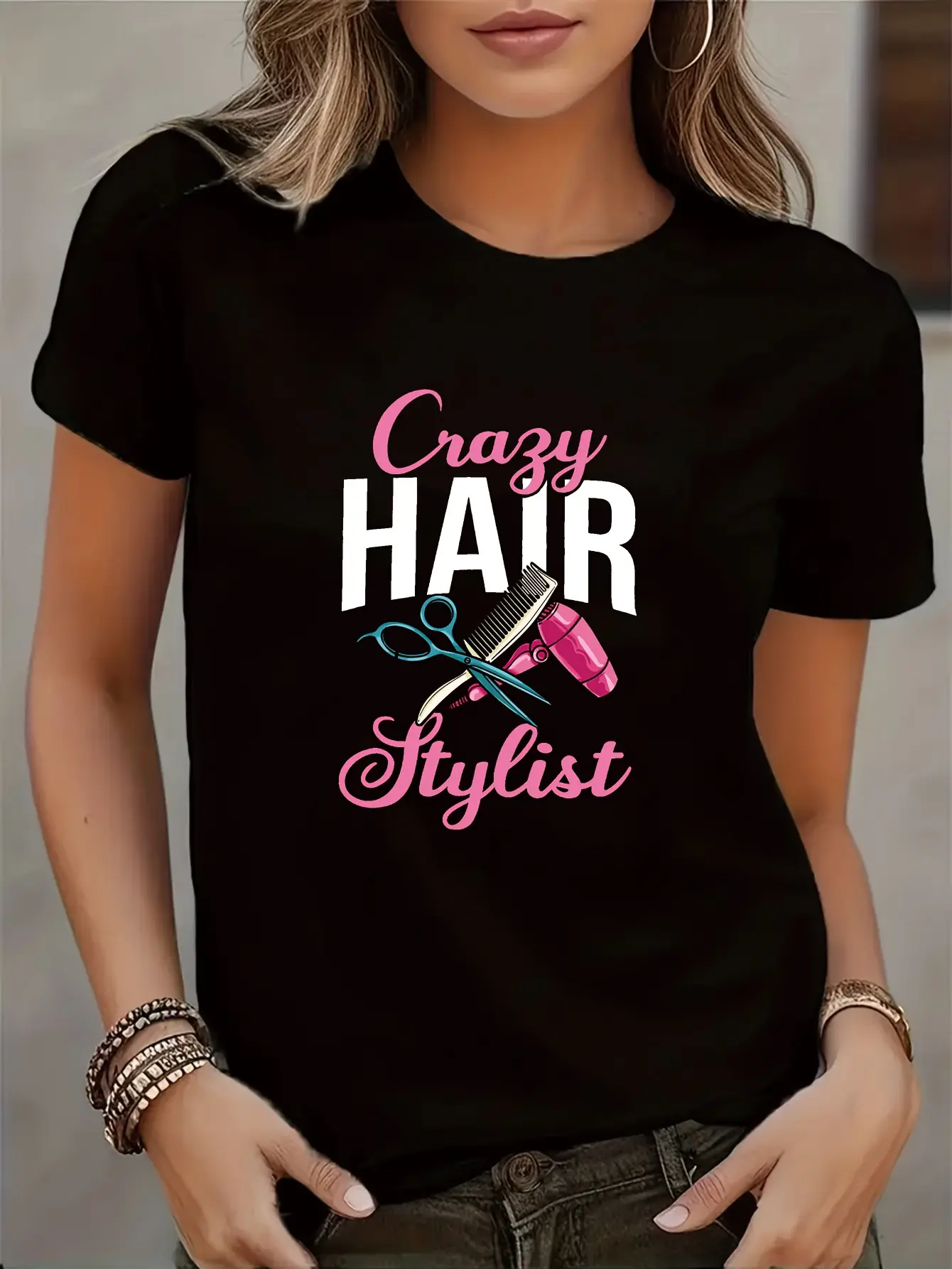 Women'S "Crazy Hair Stylist" Graphic Tee - Black Casual Short Sleeve T-Shirt with Scissors & Hair Dryer Design Comfortable Round Neck Top for All Seasons Everyday Tshirt |   Playful Graphic Tee |   Comfortable Fit