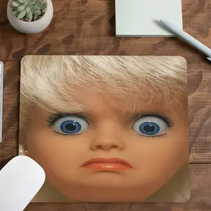 Square Shocked Blonde Doll Viral Meme Gaming Mouse Pad, Funny Viral Design, Aesthetic Desktop Decor, Desktop Accessory, Non-Slip Rubber Mousepad with Stitched Edge, Small Mouse Pad for Laptop PC Gaming Work Daily Use, Gift for friend, Desk Accessories