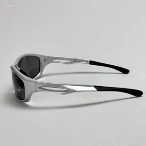 Y2K Flat Top Sunglasses for Men Women UV400 Protection Oversized Square Frame Lightweight Fashion Shades for Travel Street Style Daily Wear Aesthetic Outfit