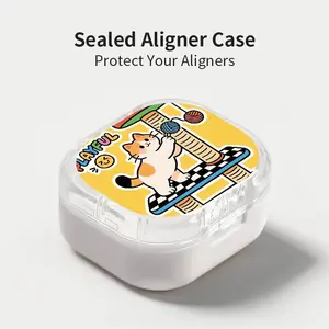 Cute Cat Playing with Scratching Post Aligner Case, Sealed Leak-Proof Orthodontic Retainer Box, Portable Dust-Proof Storage for Students Adults Travel