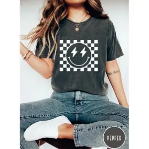 Comfort Colors Checkered Pattern Smile Face T-Shirt Retro Smiley Face Casual Top for Women - Streetwear