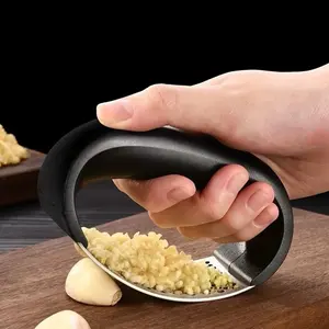 Stainless Steel Garlic Press and Crusher Easy Clean Kitchen Tool for Efficient Garlic Grinding