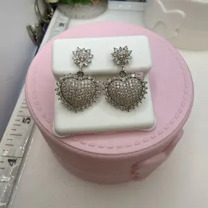925 sterling silver studs screw back high quality cubic zirconia stones Italian silver ((aretes pegaditos de plata Italiana  Alta calidad piedras finas de zirconia son elegantes