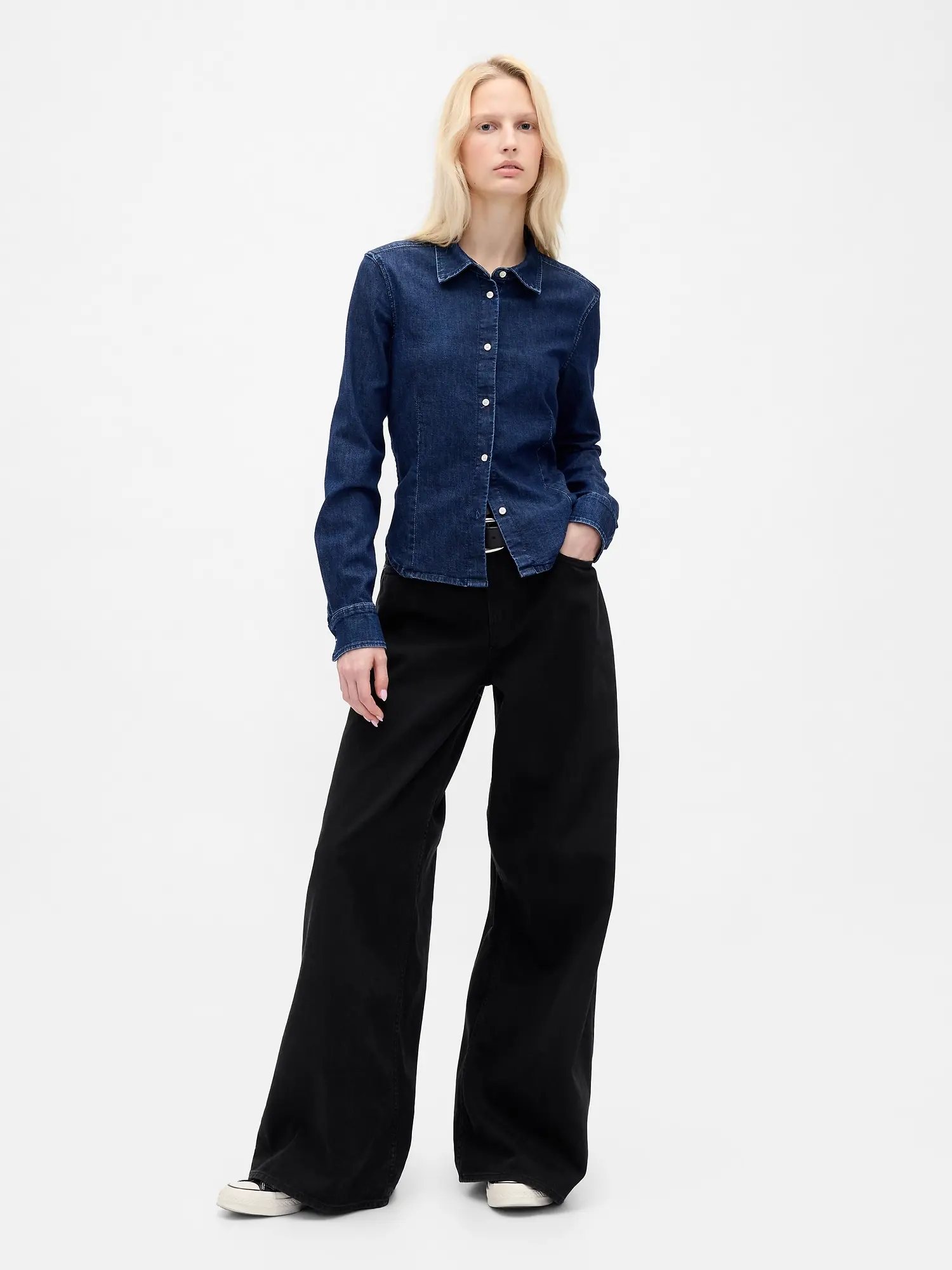 Gap Women's Low Slung UltraSoft Extra Baggy Jeans