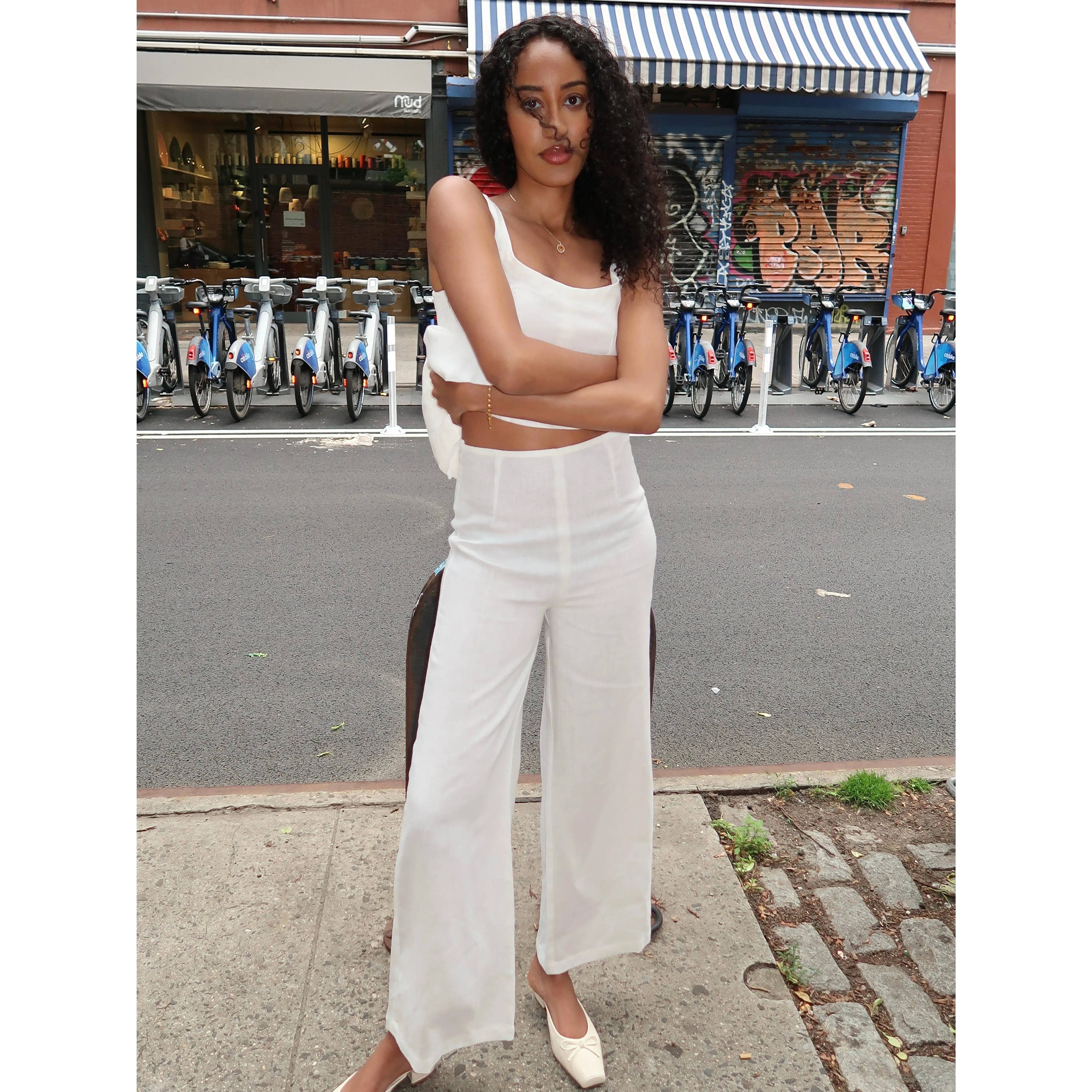 Syna Pant in White