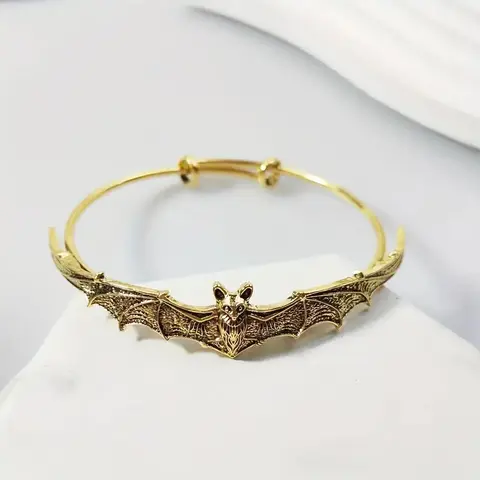 Halloween Vintage Bat Pendant Bracelet for Women, Witchy Jewelry, Unique Party Gift Jewelry, Retro Style Halloween Accessory, Gothic Witch Jewelry, Bracelet with Pendant