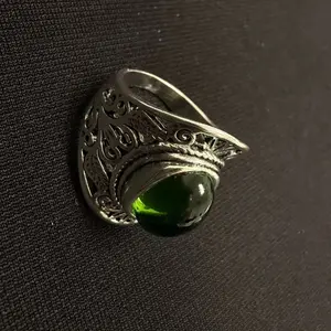 Vintage Emerald Green Statement Ring Gothic Boho Silver Tone Cocktail RingVintage Emerald Green Statement Ring Gothic Boho Silver Tone Cocktail Ring