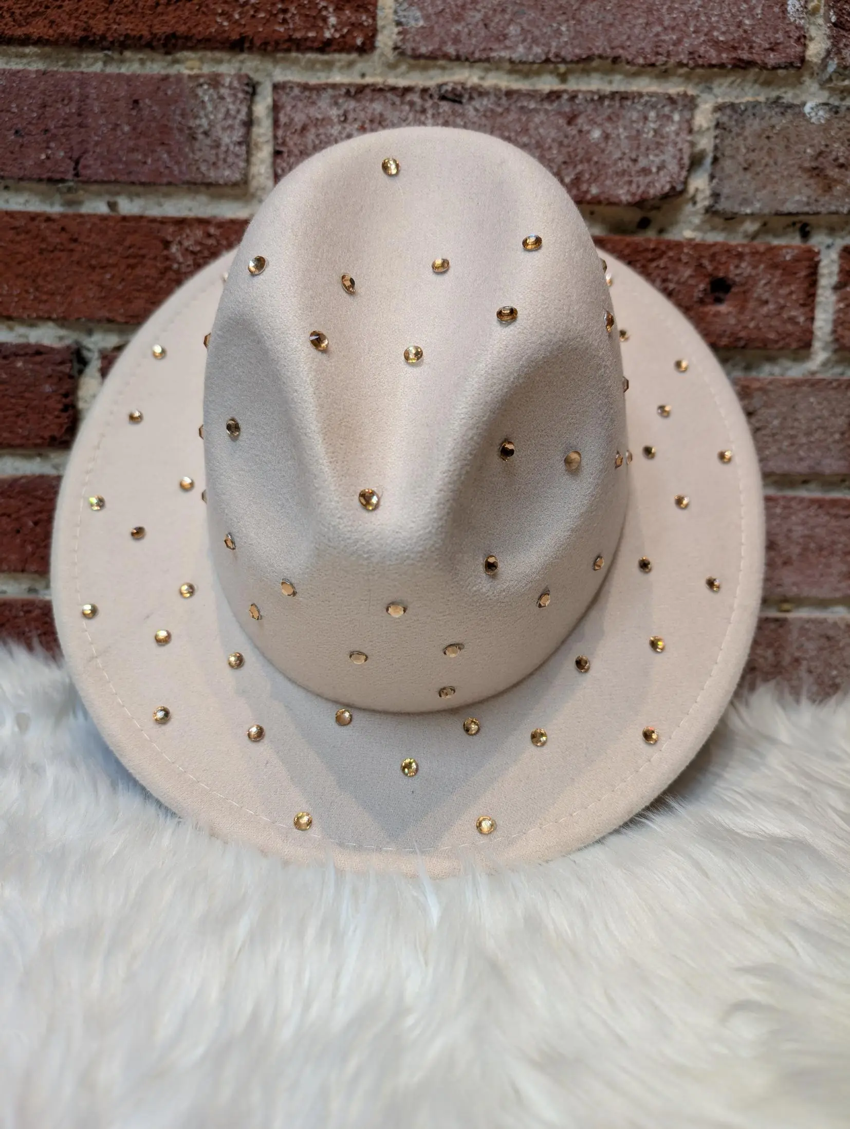 A1224005 Studded Rhinestone Hat