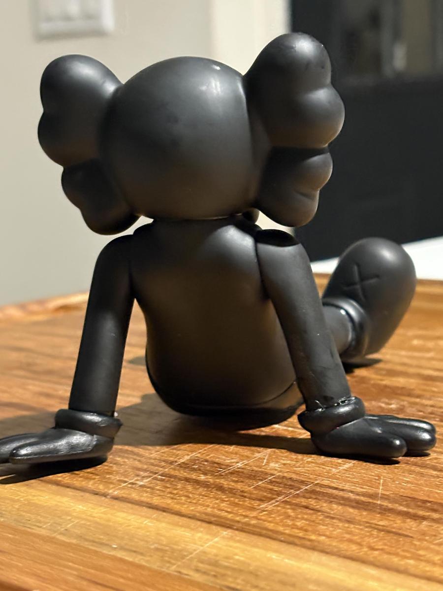 Item: Lying posture (Black)