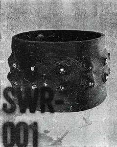 SWR-001 / Wide Exposed Leather Spiked Bracelet