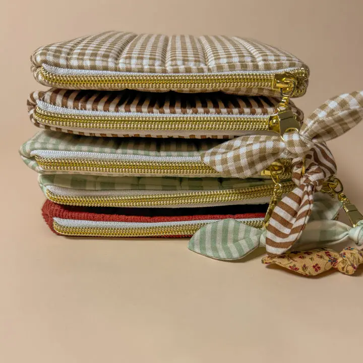 Quilted E-Reader Sleeve with Zipper Handmade Padded Kindle Cover for Kindle Basic Kobo Clara Paperwhite Oasis Libra Cozy Gingham Classic Stripes Soft Vintage Patterns