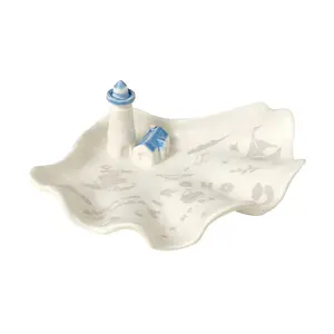 [Spanish]- POP MART Hirono Living Wild – Bandeja de conchas del faro de Freedom Island