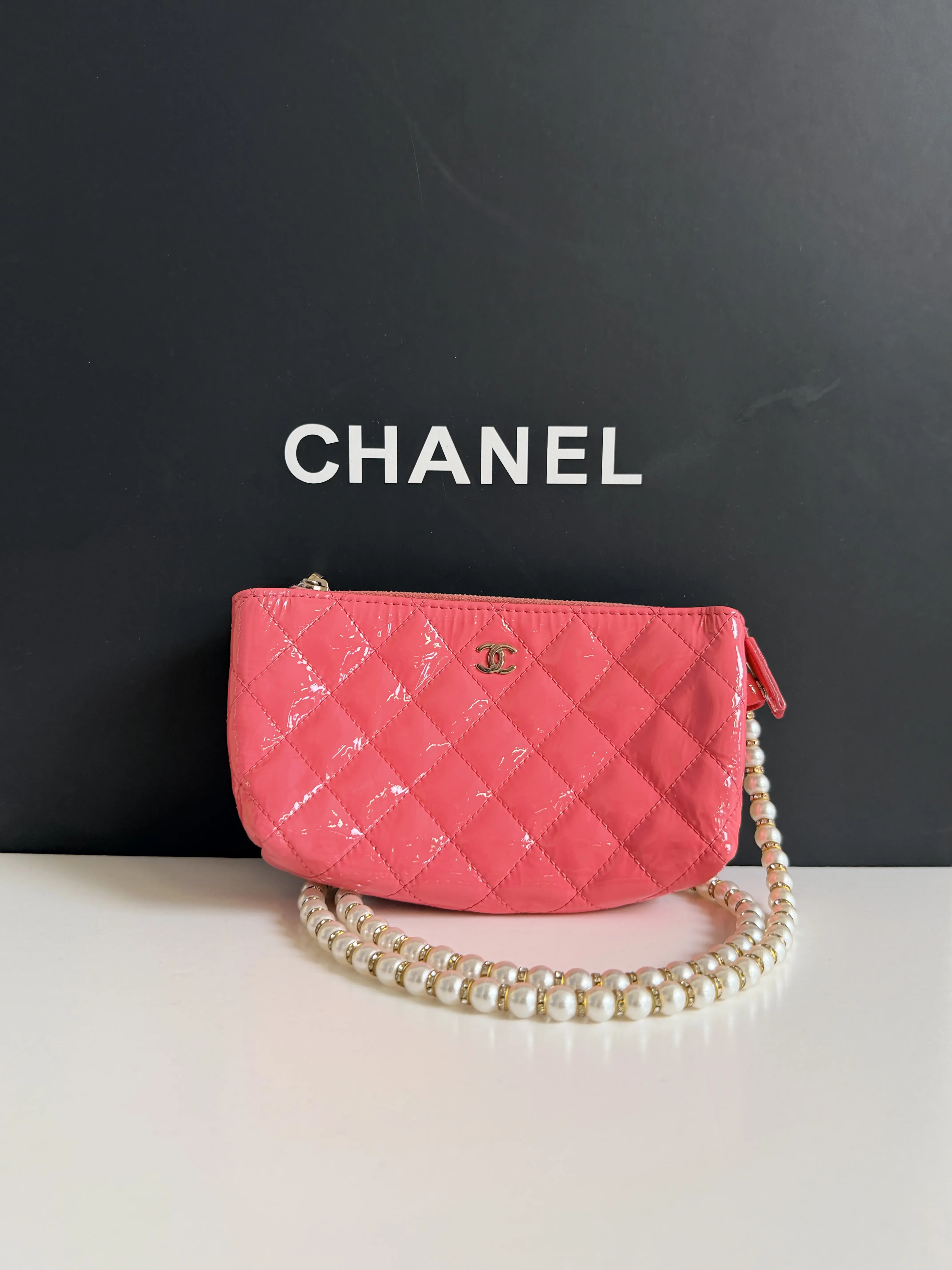 Pre-owned CHANEL Patent Leather Pink Pearl Pouch, Shoulder Bag, CC0314