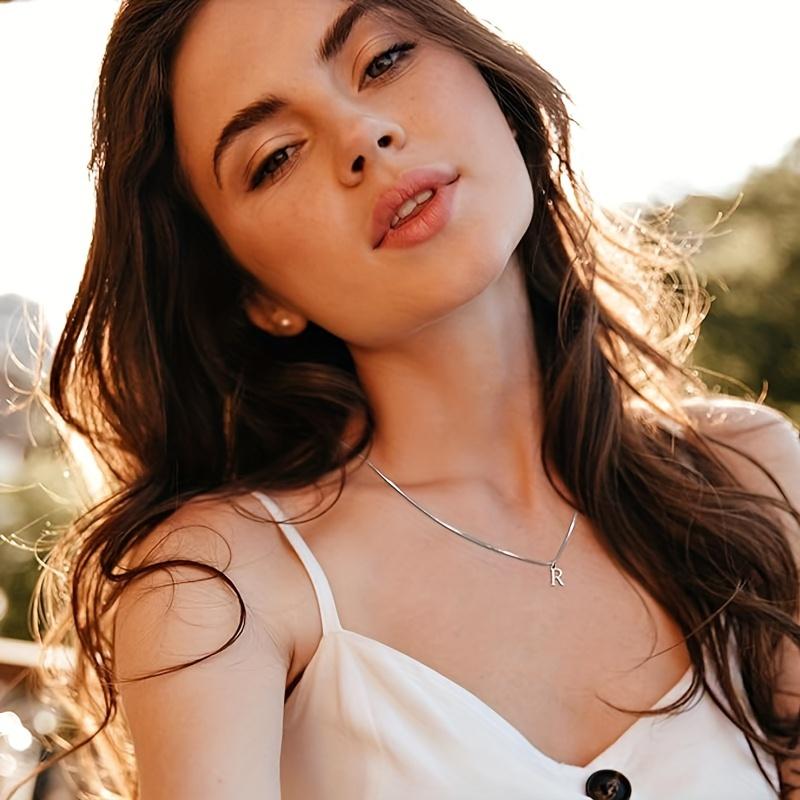 1-Pack 26 English Alphabet Silvery Letter Necklace for Women, s' Delicate Letter Pendant Name Necklace A-Z Gift