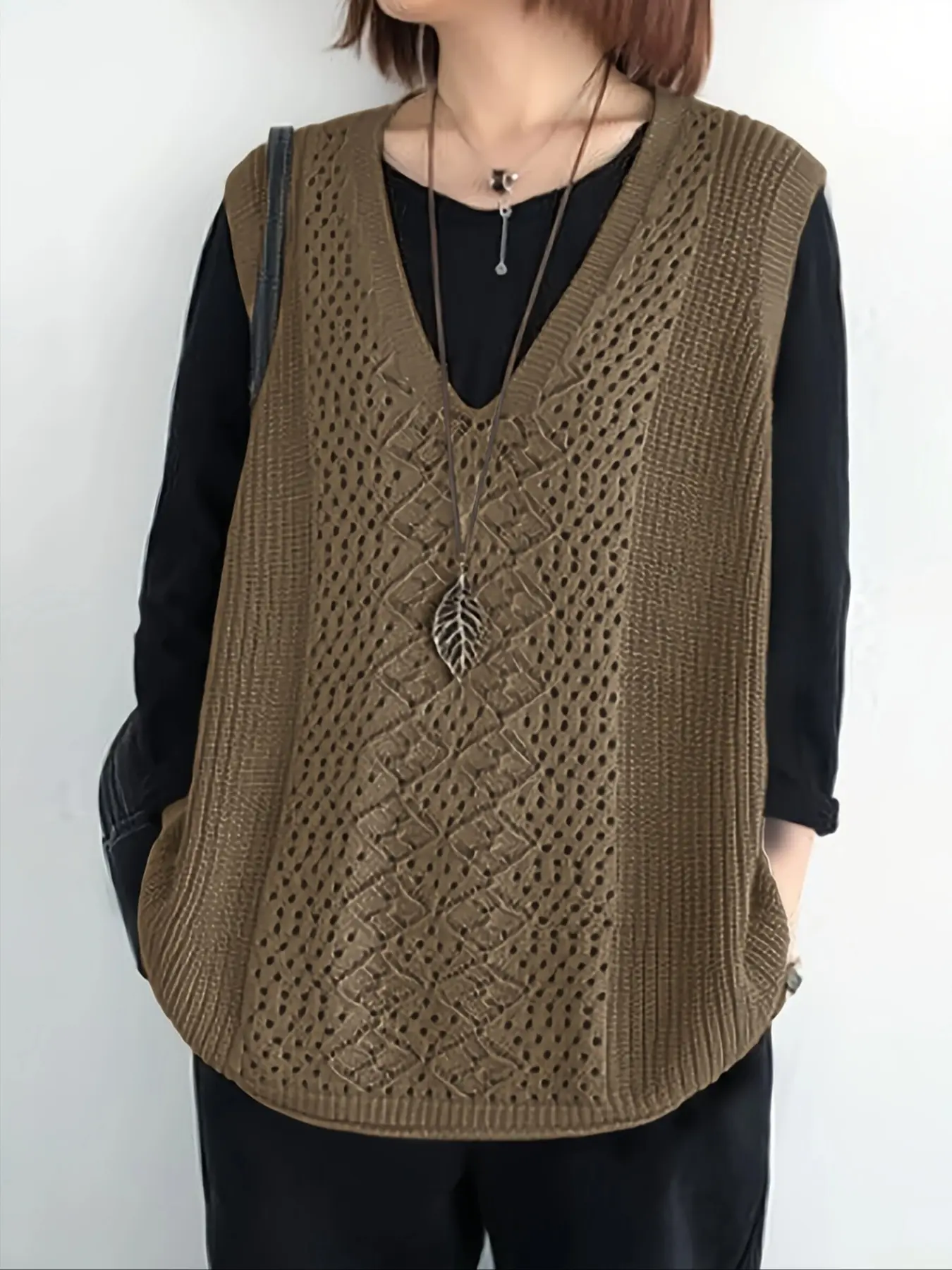 Women's Fall Winter Plain Fashion Sleeveless Hollow Out Loose Fit Pullover Sweater, Casual Outerwear for All Seasons