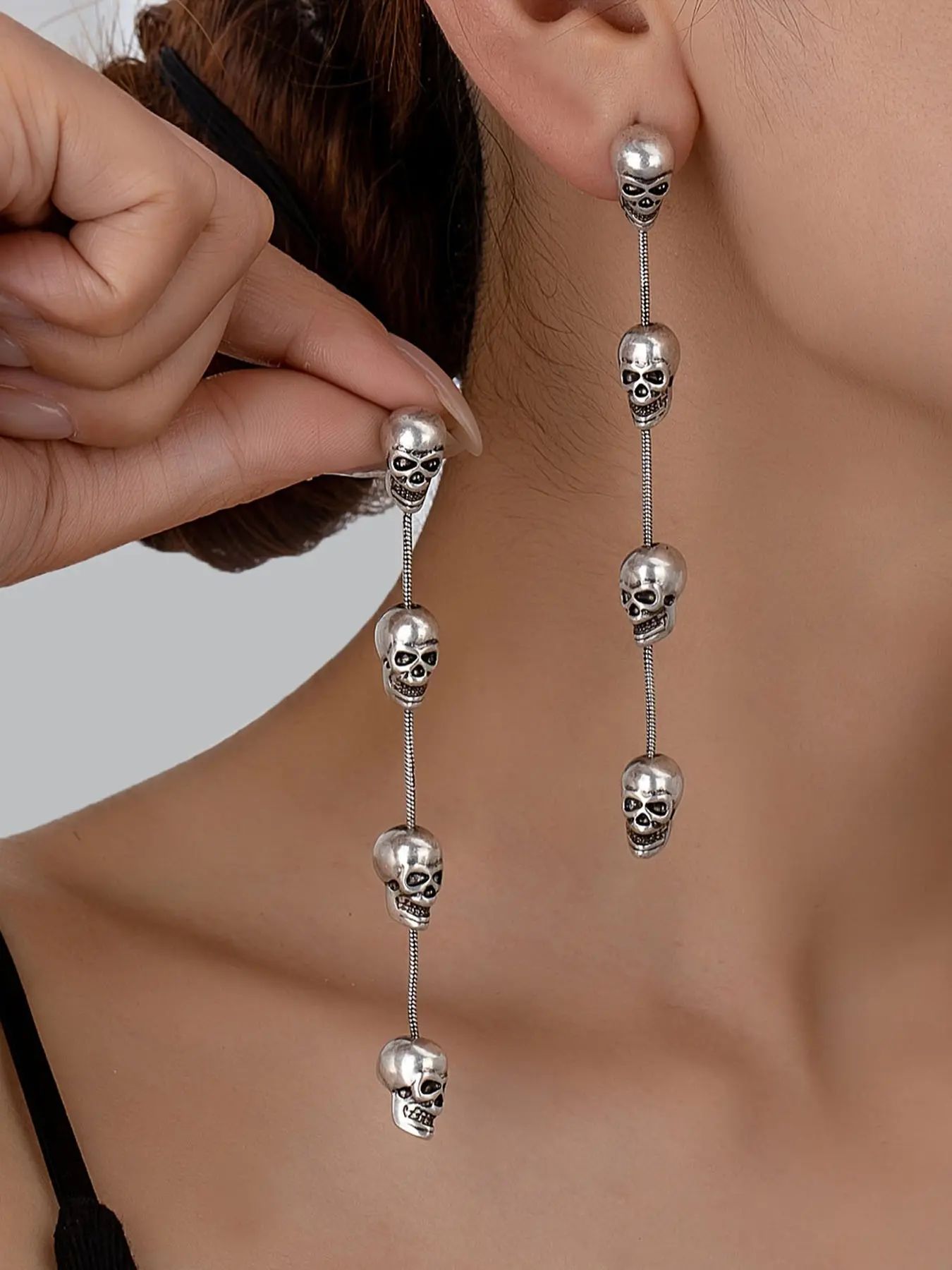 [Retro Skull Earrings] Retro Fashion 1 Pair of Simple and Versatile Halloween Skull Punk Style Dangle Earring Chain Earrings Dangling Earrings