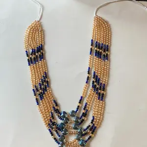 Collar para poner con pollera