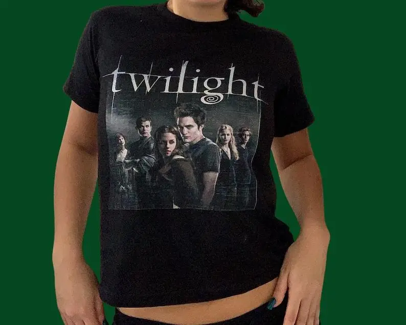 Twilight Iconic Retro Graphic Baby Tee, Crop Top Tshirt Womens Pop Culture 2000s Film Bella Edward Jacob Ironic Fan Vintage Grunge Cotton Fabric