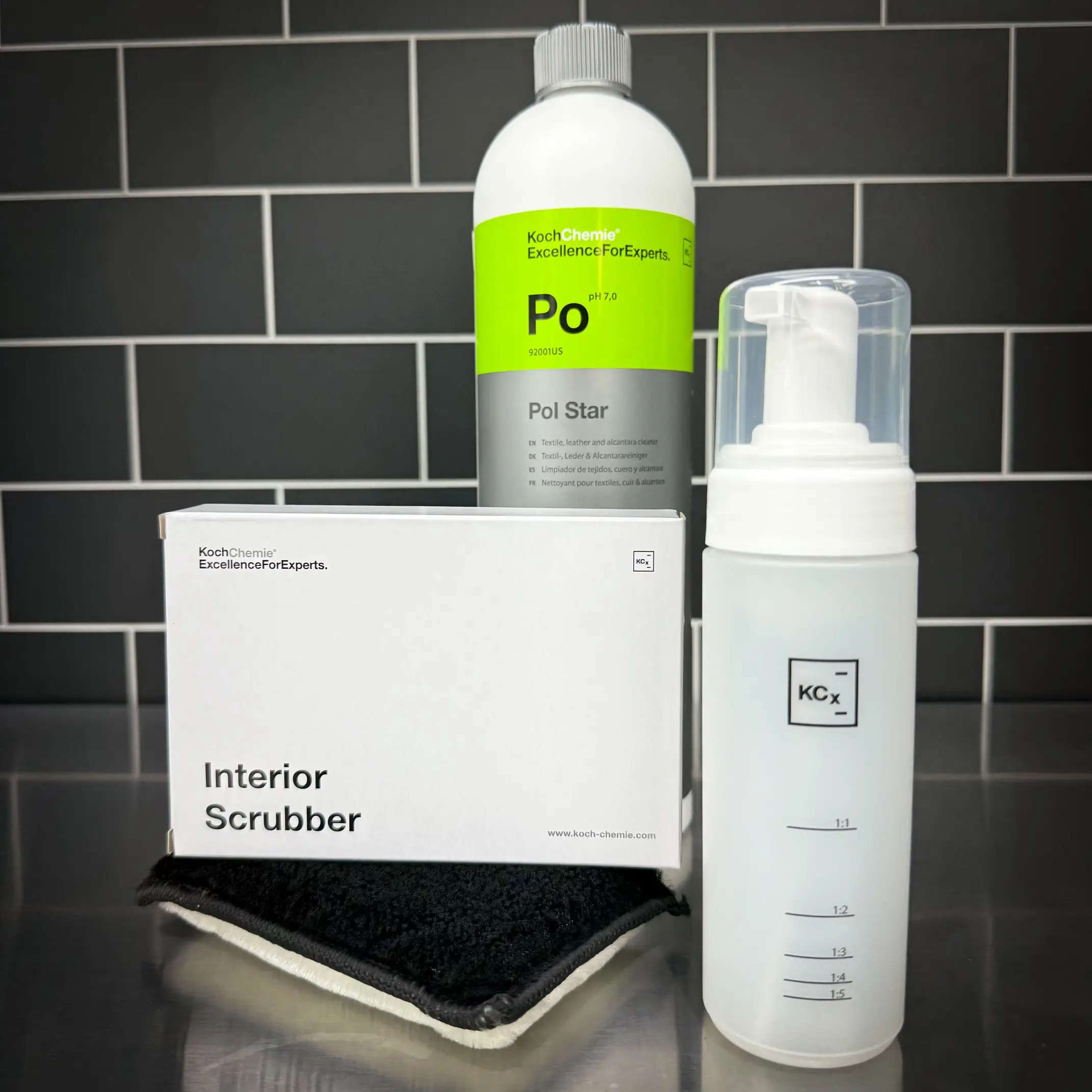 Koch Chemie Pol Star Bundle – Interior Cleaner, Foamer Bottle & Scrubber Pad, pH-Neutral, Deep Cleans Fabric, Leather & Alcantara, Stain-Resistant Fin